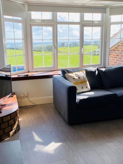 Valley Lodge 3 Bedroom Retreat In Craigantlet Hills Belfast Bagian luar foto